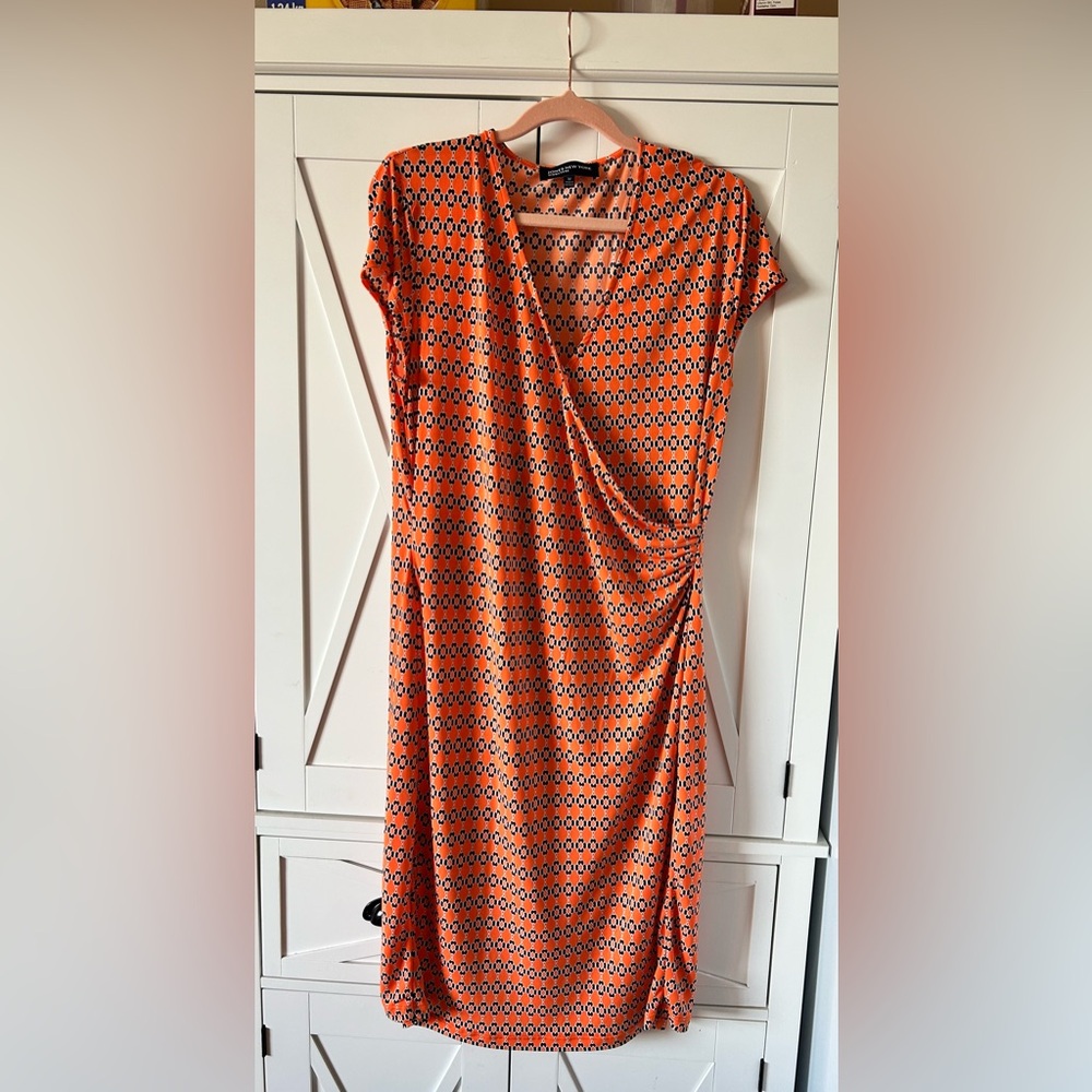 Jones New York v neck, knee length dress, size M
